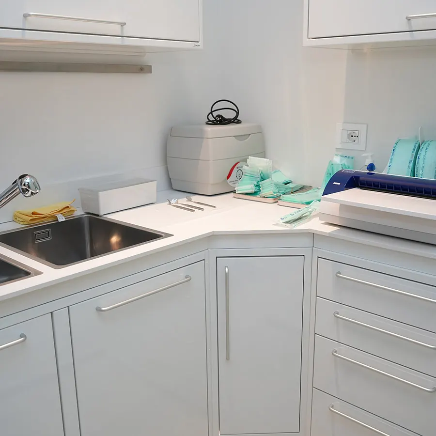 La zona sterilizzazione dello studio odontoiatrico Aurum Dentis a Bari